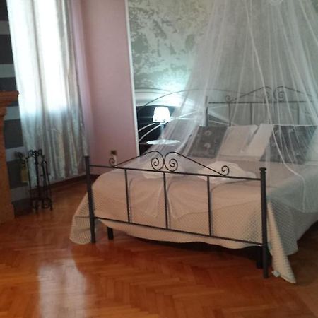לינה וארוחת בוקר מאנטובה San Francesco Residenza חדר תמונה